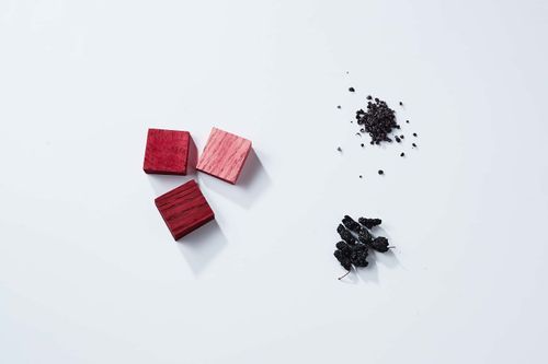 木的染色 - 桑葚